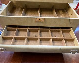 Vintage Lady Buxton Jewelry Box