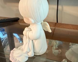 Precious Moments Wishing You A Comfy Christmas Figurine