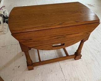 Ethan Allen Oak Drop-Leaf End Table