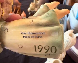 Goebel Hummel Peace on Earth 1990 Angel Ornament #243