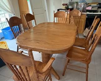 Intercon Furniture Classic Oak Dining Set