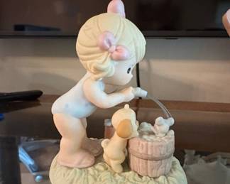 Precious Moments Squeaky Clean Figurine 731048