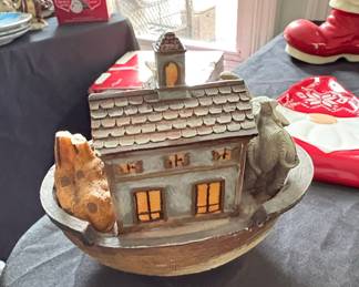 TJ's Christmas Noah's Ark Figurine 988065
