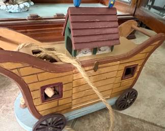 Vintage Transfer International Noah's Ark Pull Toy