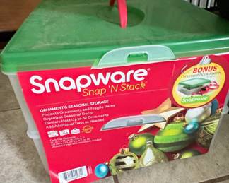 Snapware Snap 'N Stack Ornament Storage Container