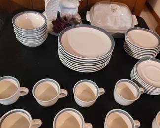 PFALTZGRAFF JUNIPER CHINA SET 