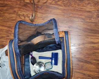 Small dog carrier/backpack