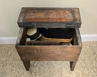 Vintage shoe shine kit