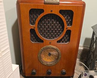 Thomas collector's edition radio.