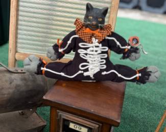 Department 56 Cat