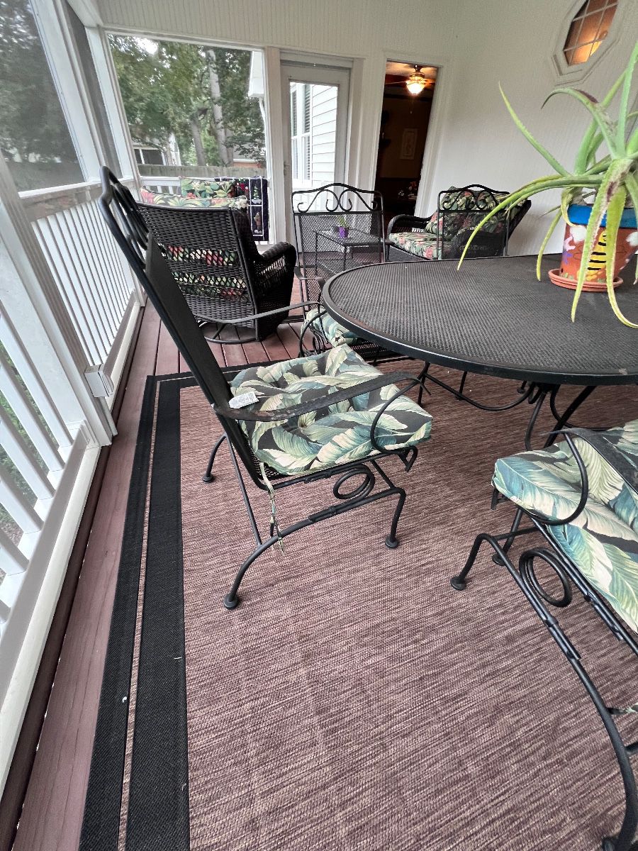 Items offered at the completed estate sale in Chesapeake, photograph 4