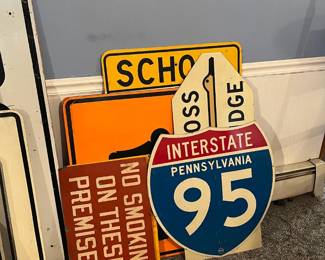 i-95, Betsey Ross Bridge, Children crossing signs