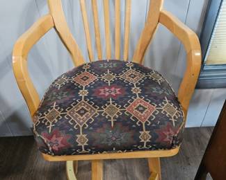 Set of Arrow Back Swivel Bar Stools third image