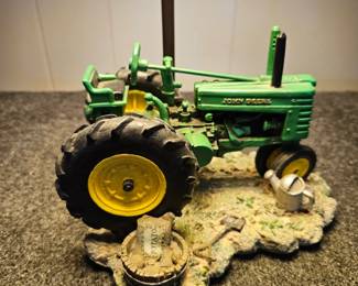 John Deere Tractor Lamp with Barn Scene Shade third image
