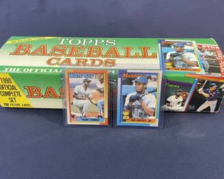 Lot 538h  1990 Topps Ken Griffey Jr.  Frank Thomas rookies
