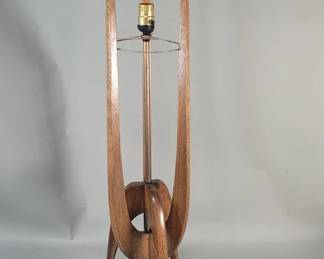 099  Lot 633  Mid century Modern walnut table lamp
