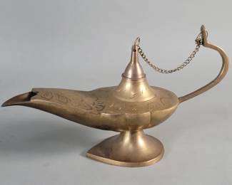 Lot 504  Vintage brass Aladdinstyle oil lamp