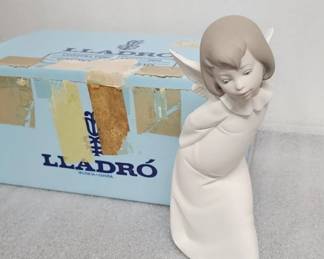 059  Lot 312h  Vintage Lladro porcelain sculpture made in Spain
