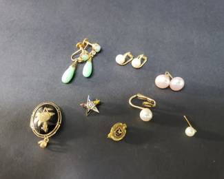 001  Lot 586  14k gold jewelry