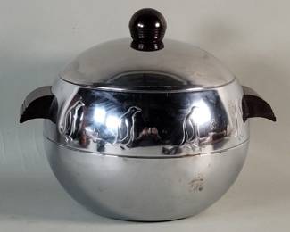 156  Lot 517  Art Deco Penguin chrome and Bakelite ice bucket