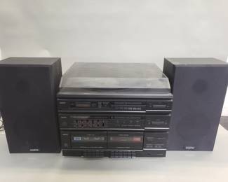 Lot 372  Vintage Sanyo GXT 828U stereo music system with