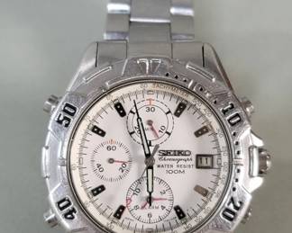 Lot 359  Seiko quartz Chronograph water resistant 100M