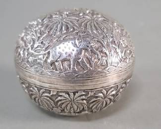 098  Lot 438  Vintage silver spherical trinket box