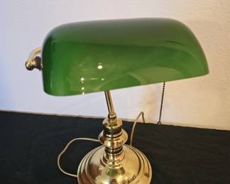 Lot 476h  Vintagestyle brass bankers desk lamp with g