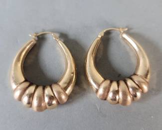 013  Lot 535  Pair of 14k gold earrings