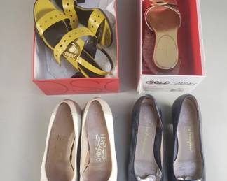Lot 305  Group of womens shoes