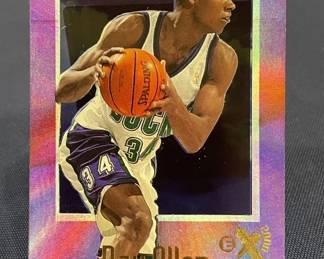 Lot 359h  1996 Skybox EX 2000 Ray Allen basketball card