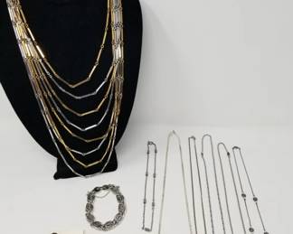 Lot 281  Vintage costume jewelry