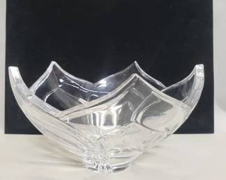 Lot 401  Crystal floral bowl