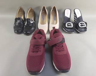 Lot 309  Group of womens shoes