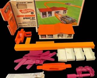 Lot 542h  1968 Mattel Supercharger Hot Wheels Sprint set