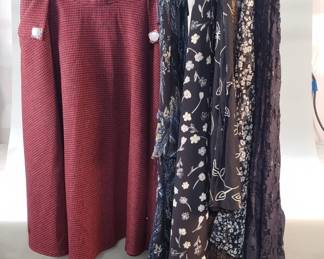 Lot 127  Group of womens vintage skirts, Lauren, Caslon,