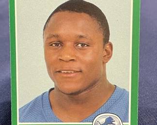 Lot 367h  1989 Score Barry Sanders rookie football card
