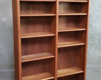 089  Lot 233  Vintage oak bookcase