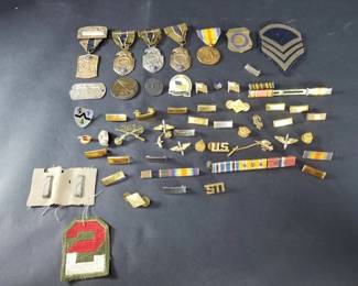 Lot 104  Vintage United States pins, medallions, patches,