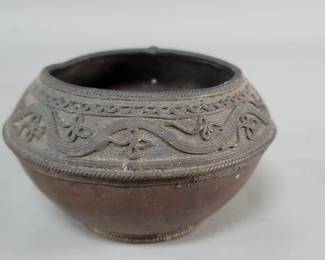 148  Lot 323  Vintage bronze bowl