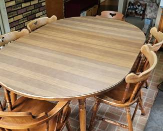 Intercon Furniture Classic Oak Dining Set H x L x W