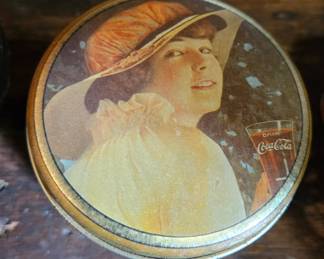 CocaCola Gibson Girl Tin second image
