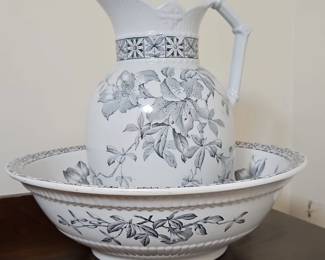 Flow Blue Floral Wash Set