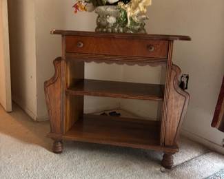 Table/Magazine Rack