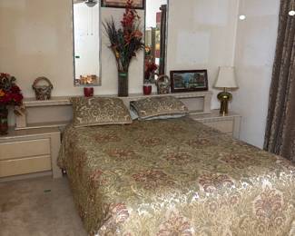 Queen Bedroom Set