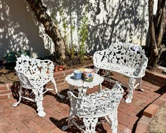 Grapevine outdoor set & little pots