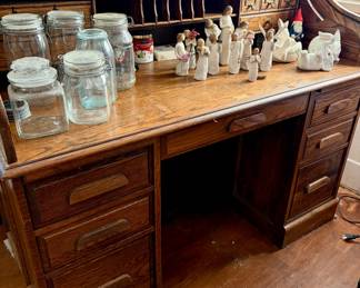 Roll top desk & willow tree figurines
