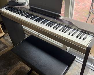 Privia key board with stool 