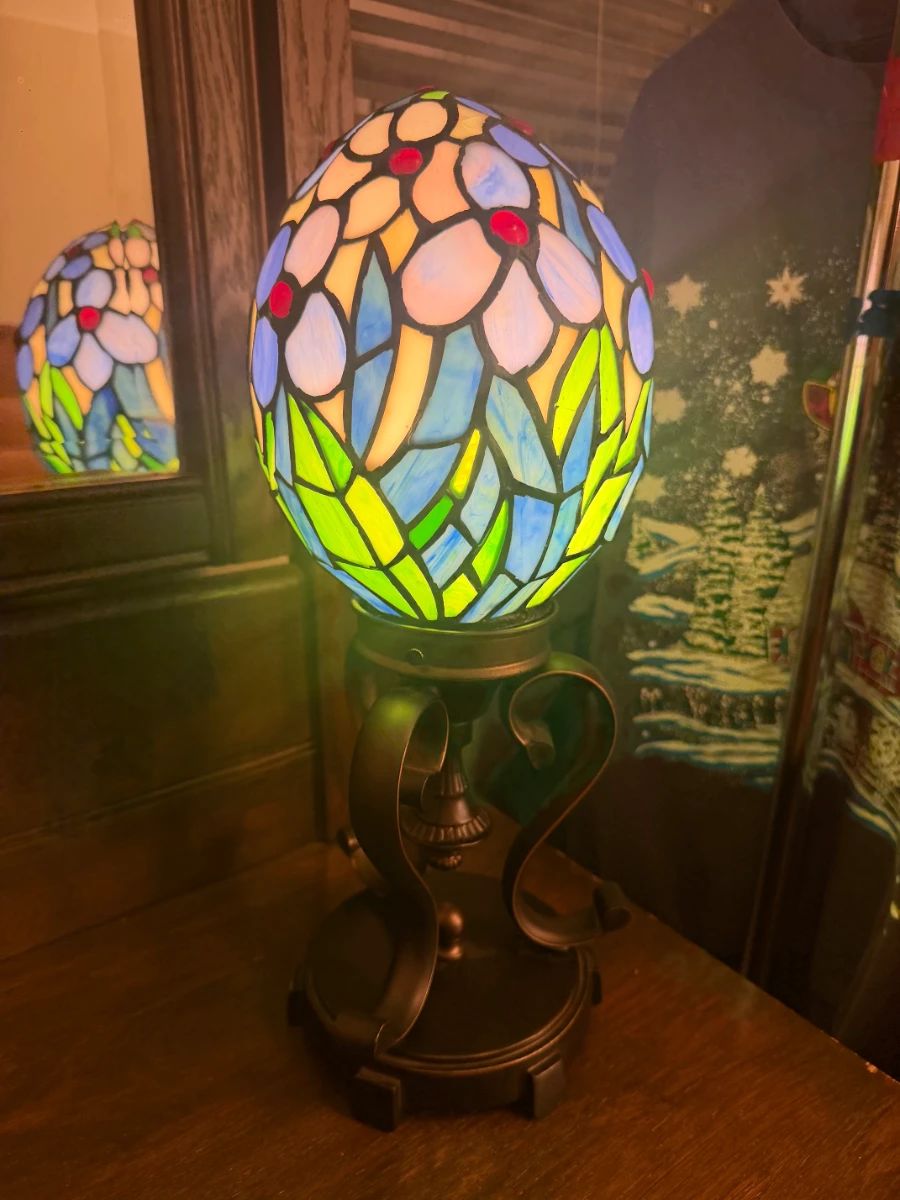 Tiffany lamp