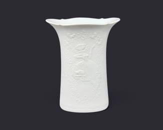 130 VintageAKKaiserWestGermanyPrincessCatPorcelainVase